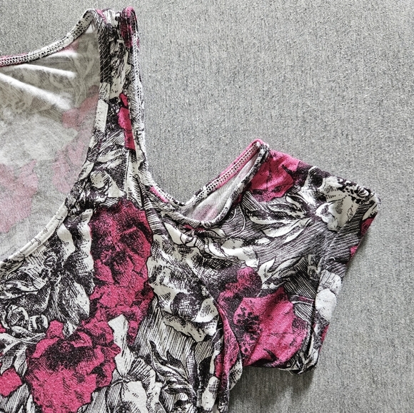 Rock & Republic Floral Cold Shoulder Top - Pink and Gray Size L - Picture 5 of 7